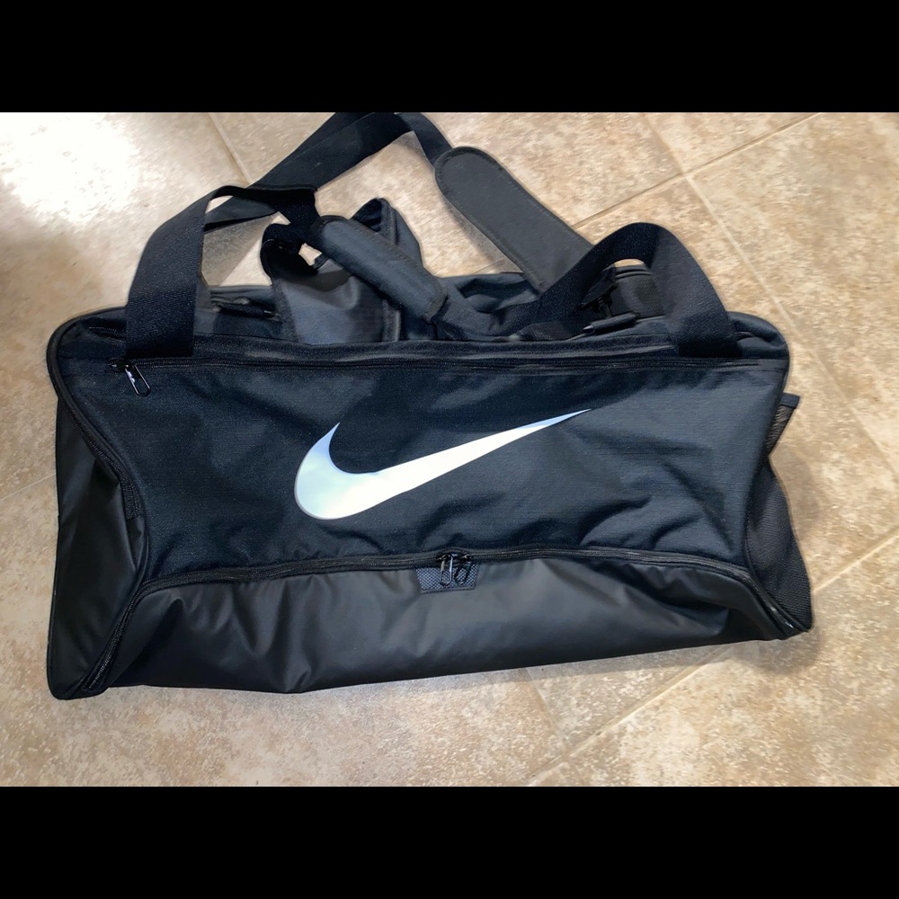 NEW Nike duffle bag